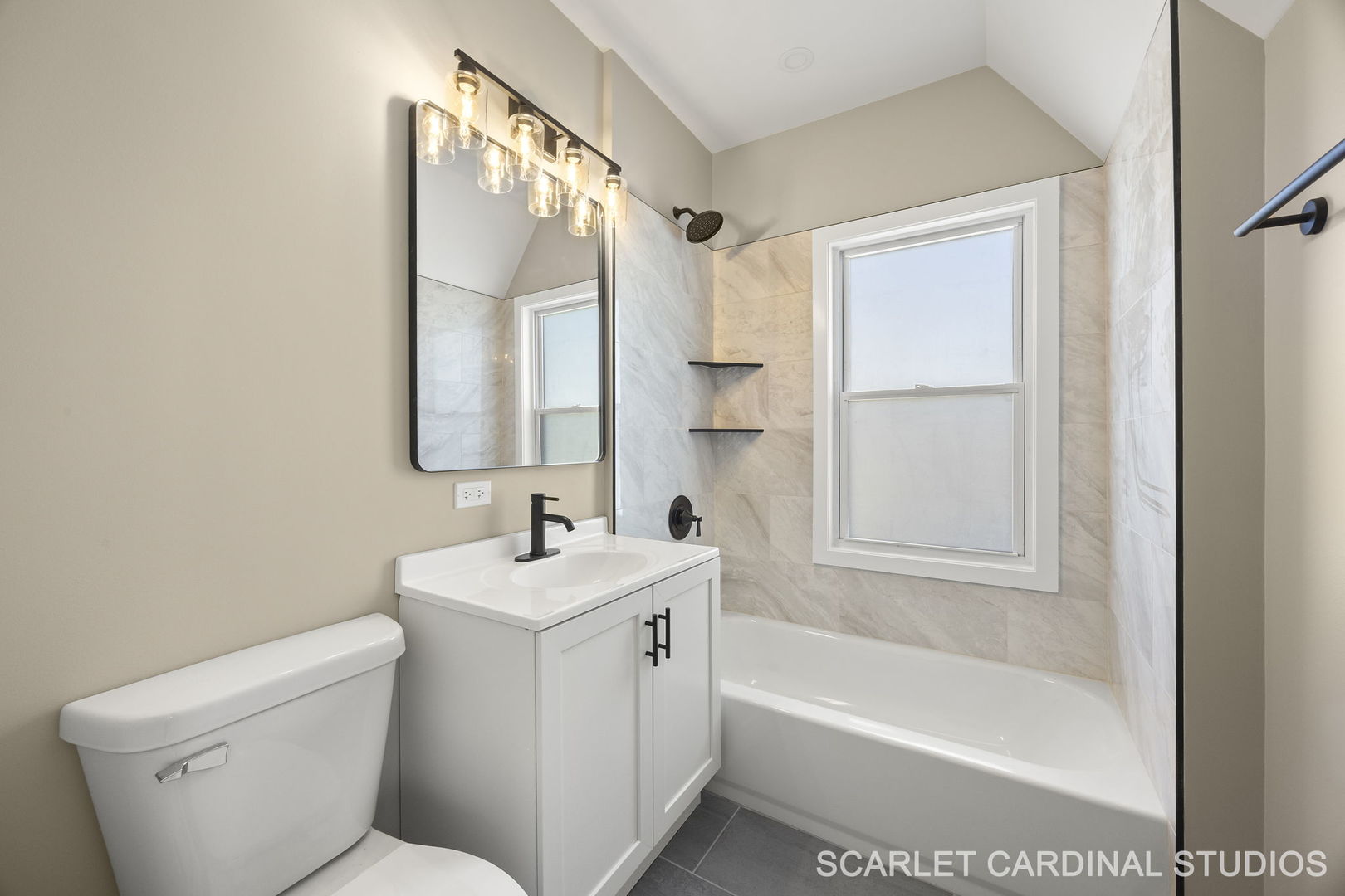 213 S Yale Avenue, Villa Park, IL 60181