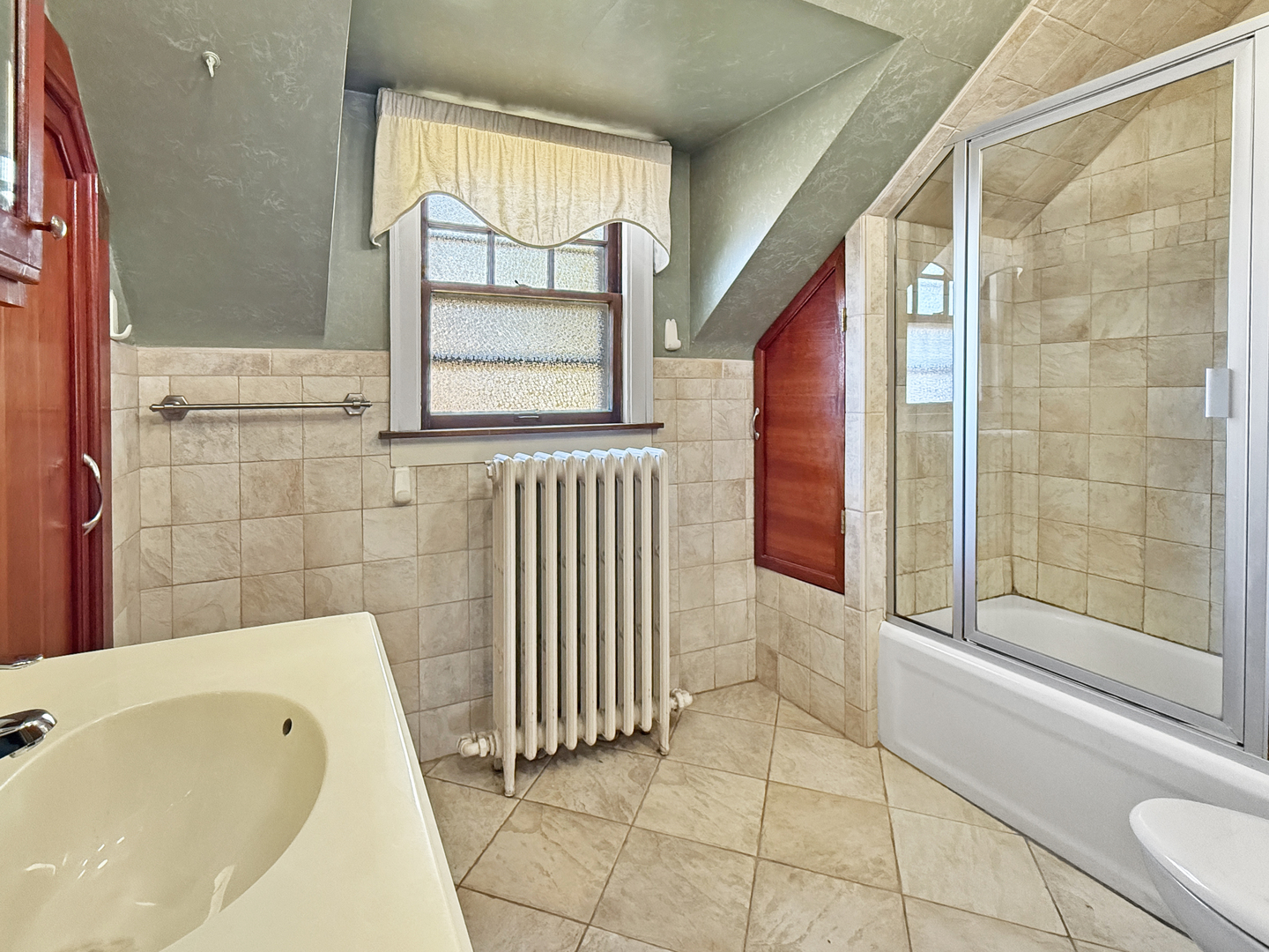 60 E 162nd Street, South Holland, IL 60473