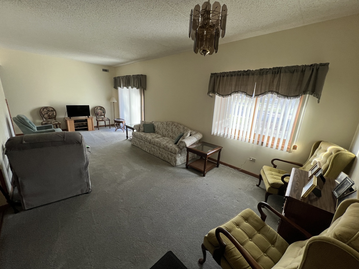 3111 Ingalls Avenue #1B, Joliet, IL 60435