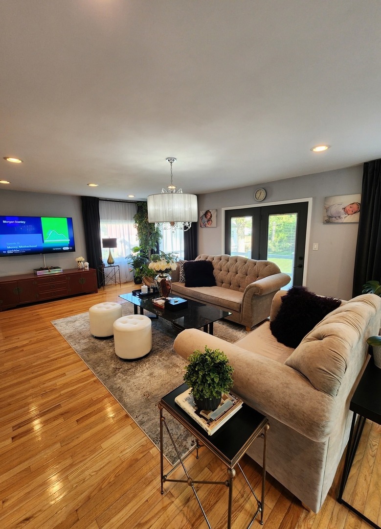 106 Mound Street, Willow Springs, IL 60480