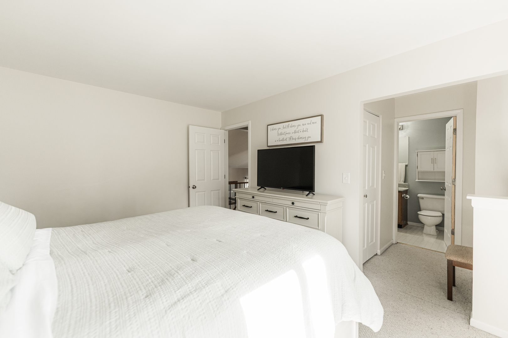 947 Aspen Drive, Lombard, IL 60148