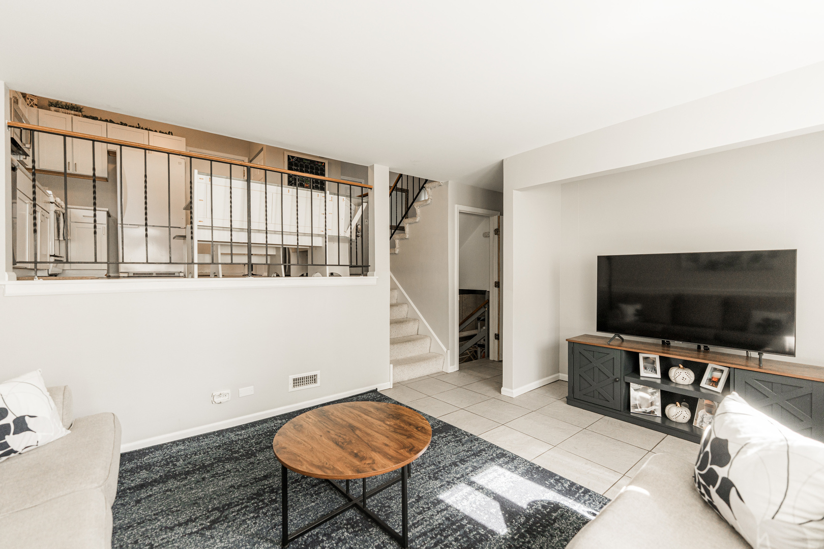 947 Aspen Drive, Lombard, IL 60148