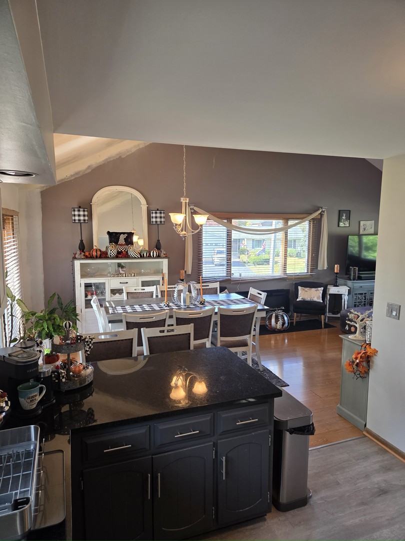 1170 McCarthy Road, Lemont, IL 60439