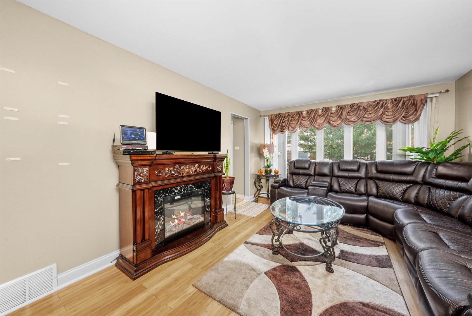 10447 S Green Bay Avenue, Chicago, IL 60617