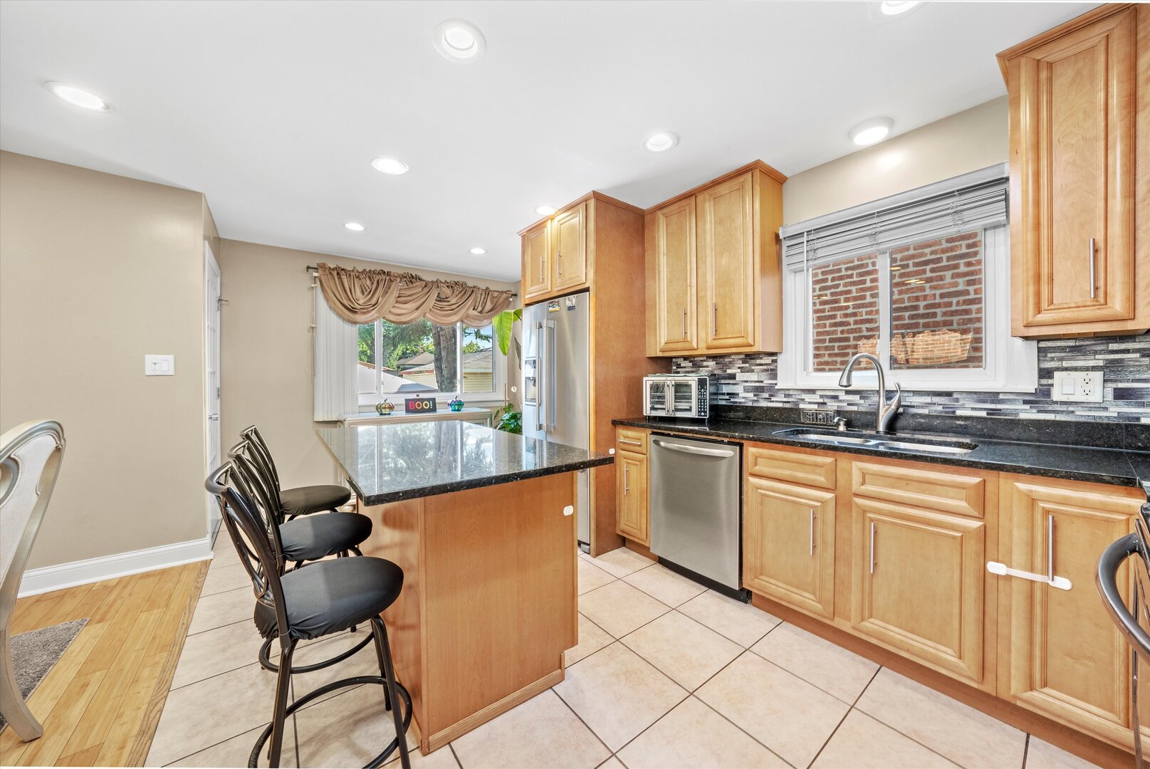 10447 S Green Bay Avenue, Chicago, IL 60617