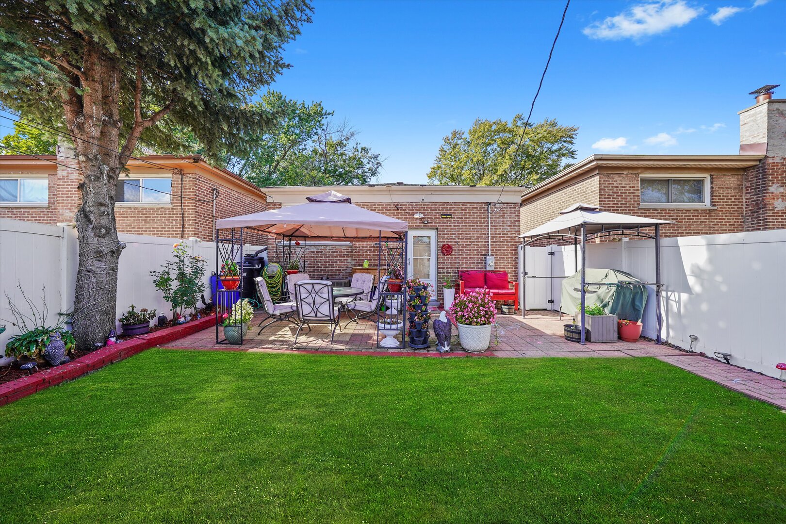 10447 S Green Bay Avenue, Chicago, IL 60617