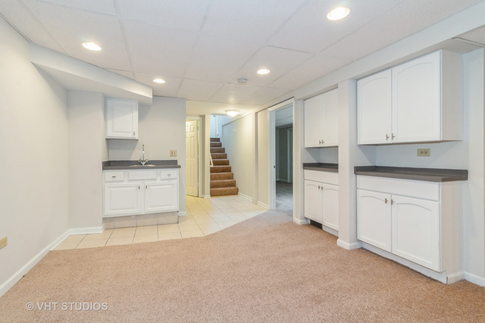 915 E Chicago Avenue, Naperville, IL 60540