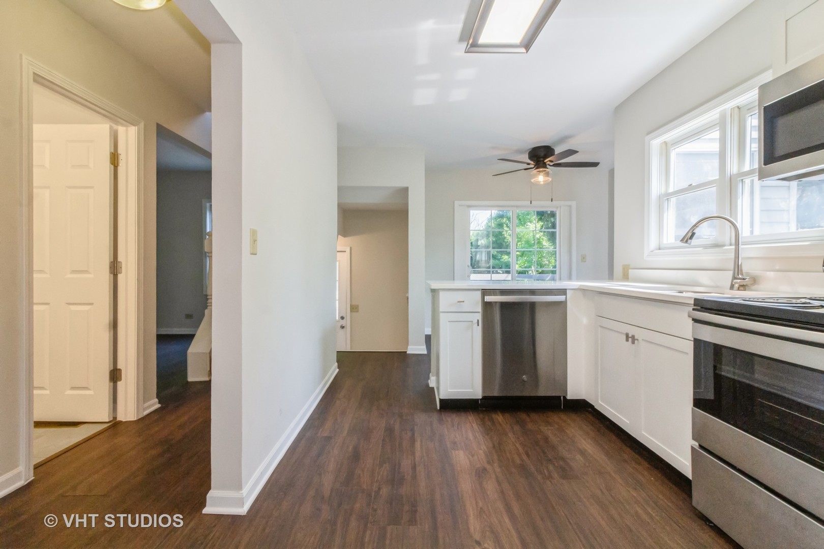 915 E Chicago Avenue, Naperville, IL 60540