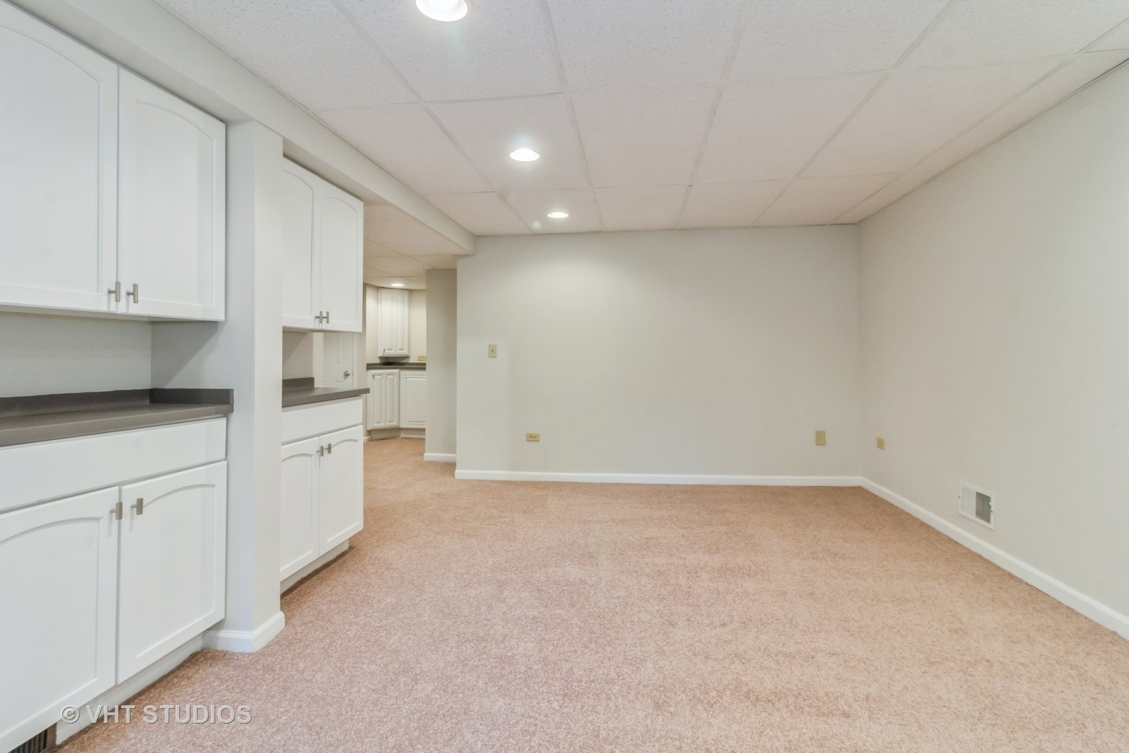 915 E Chicago Avenue, Naperville, IL 60540