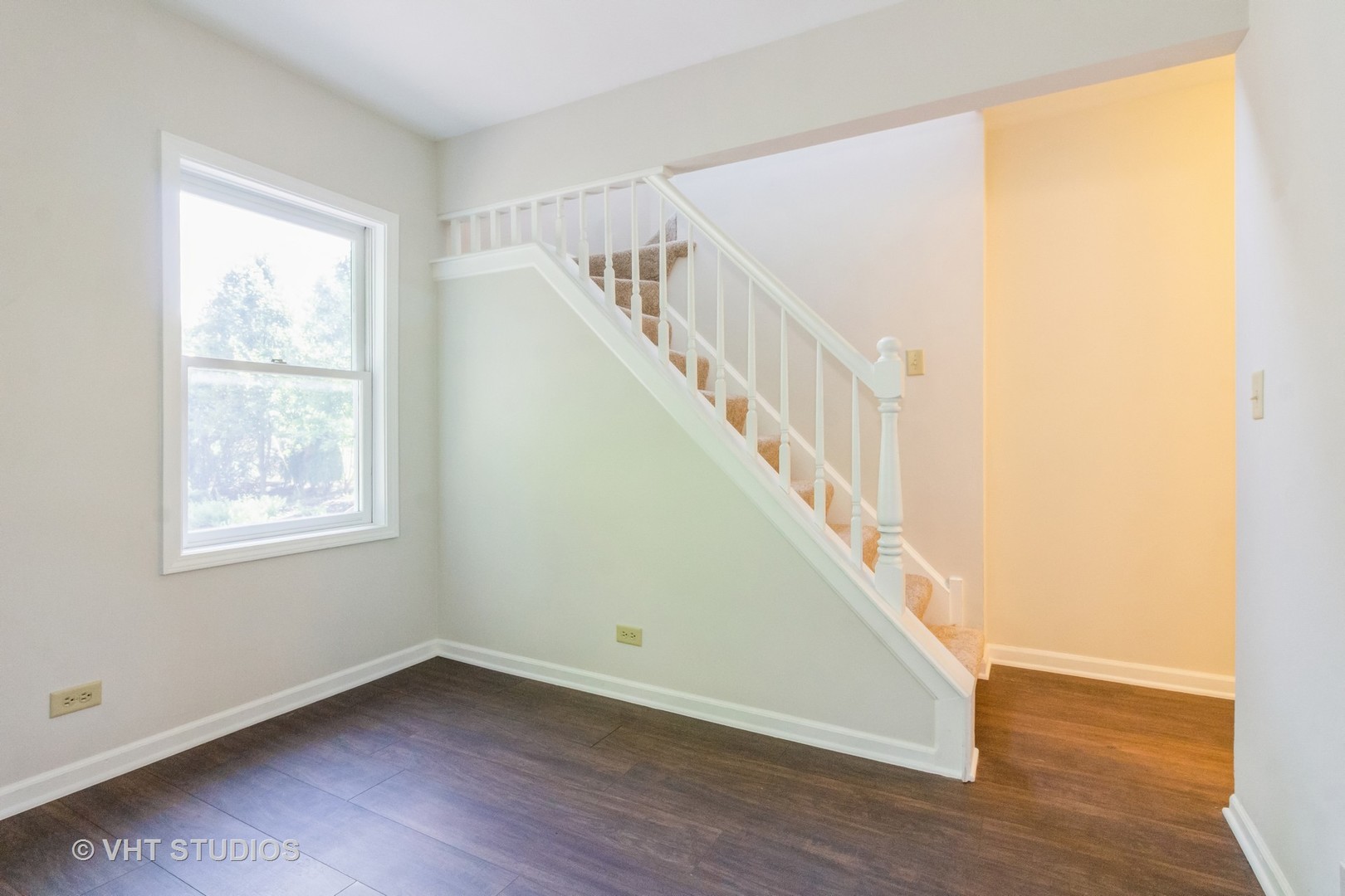 915 E Chicago Avenue, Naperville, IL 60540