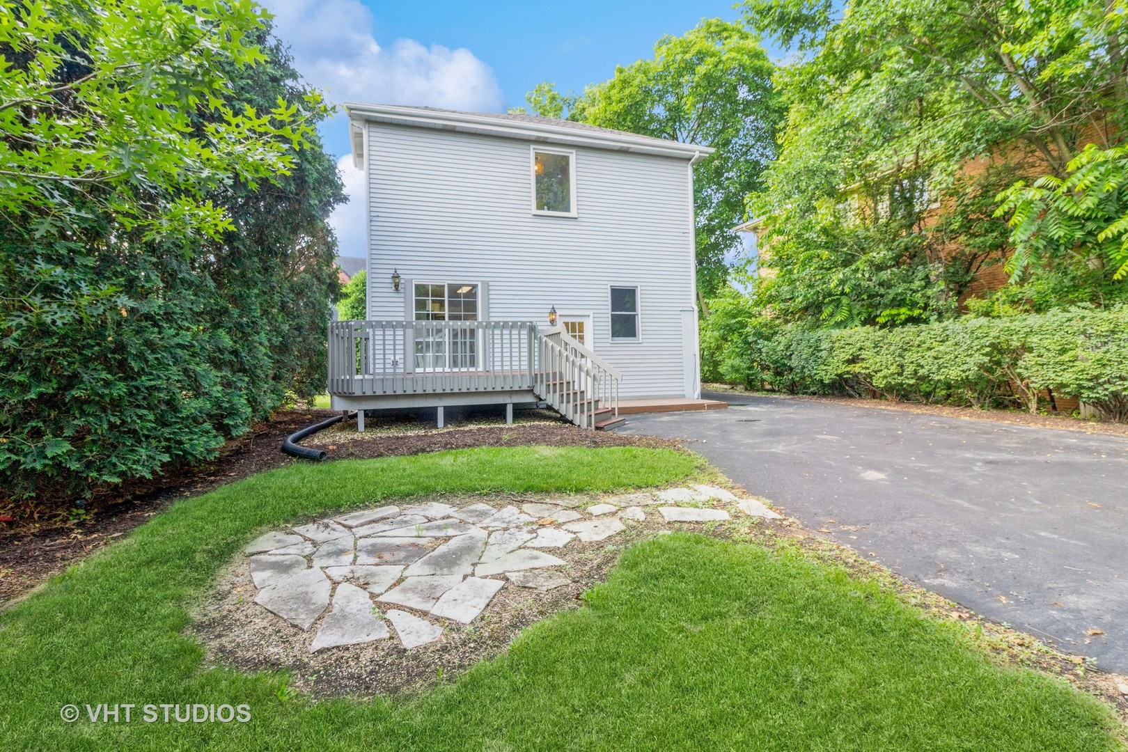 915 E Chicago Avenue, Naperville, IL 60540