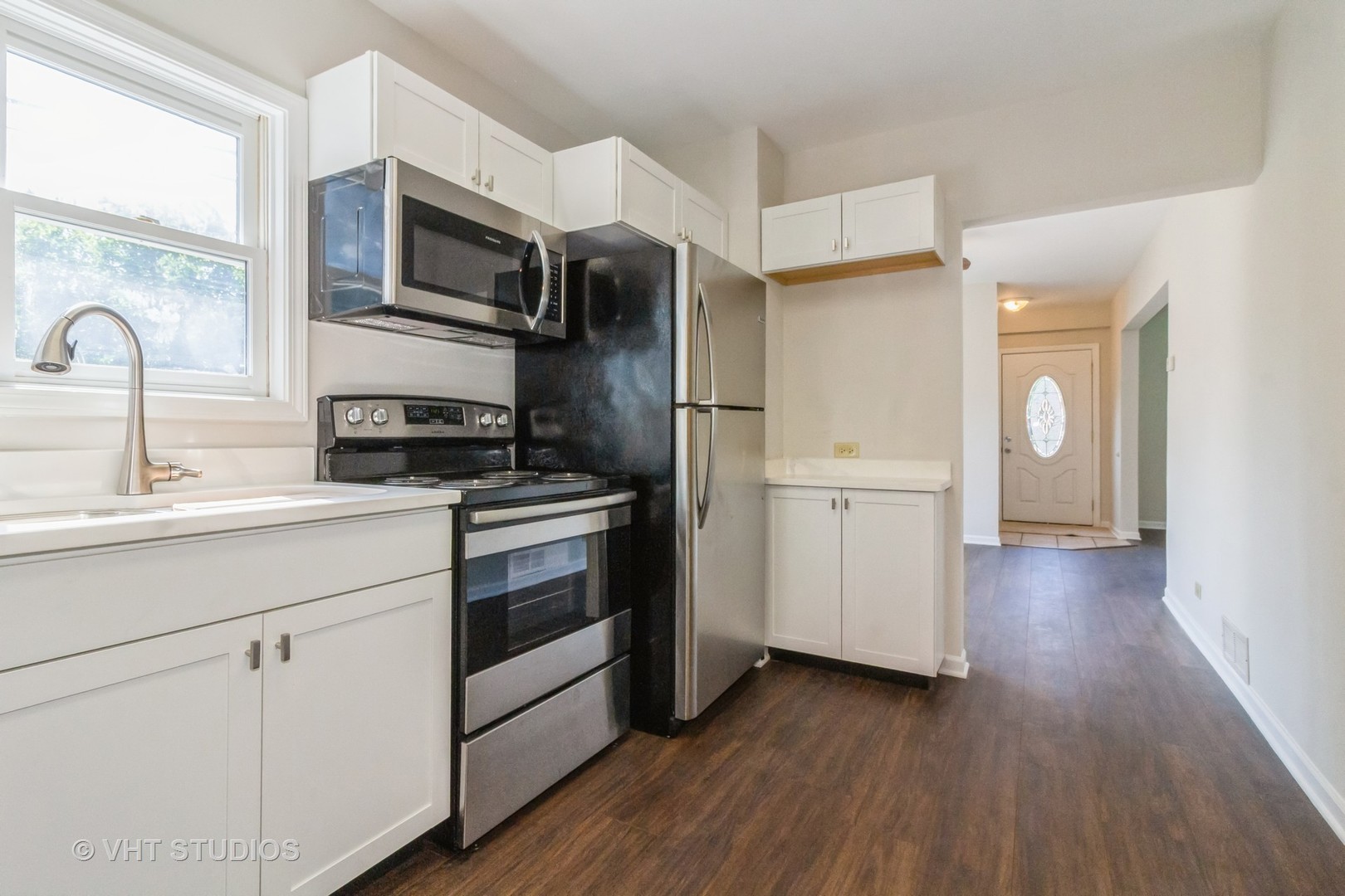 915 E Chicago Avenue, Naperville, IL 60540