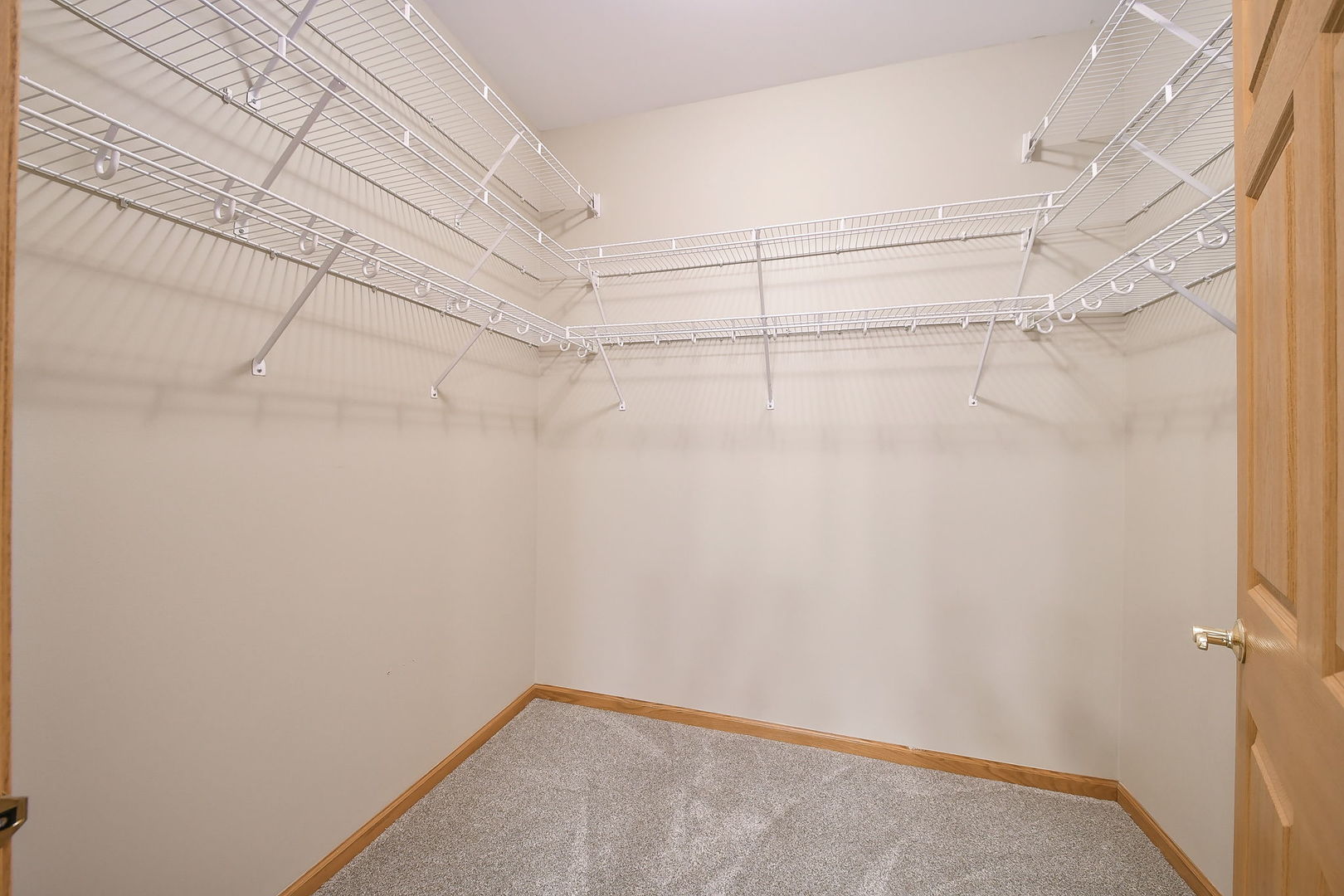 310 Delnor Glen Drive #310, St. Charles, IL 60174