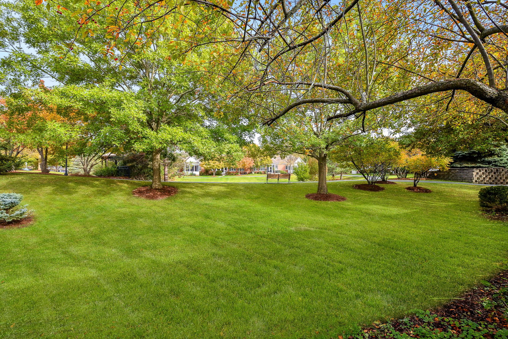 310 Delnor Glen Drive #310, St. Charles, IL 60174