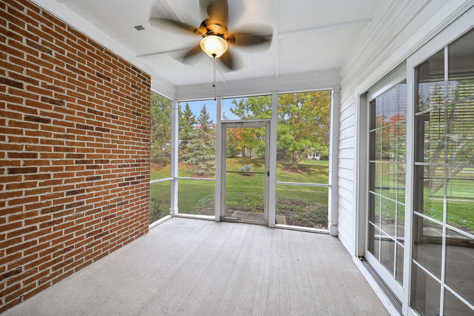 310 Delnor Glen Drive #310, St. Charles, IL 60174