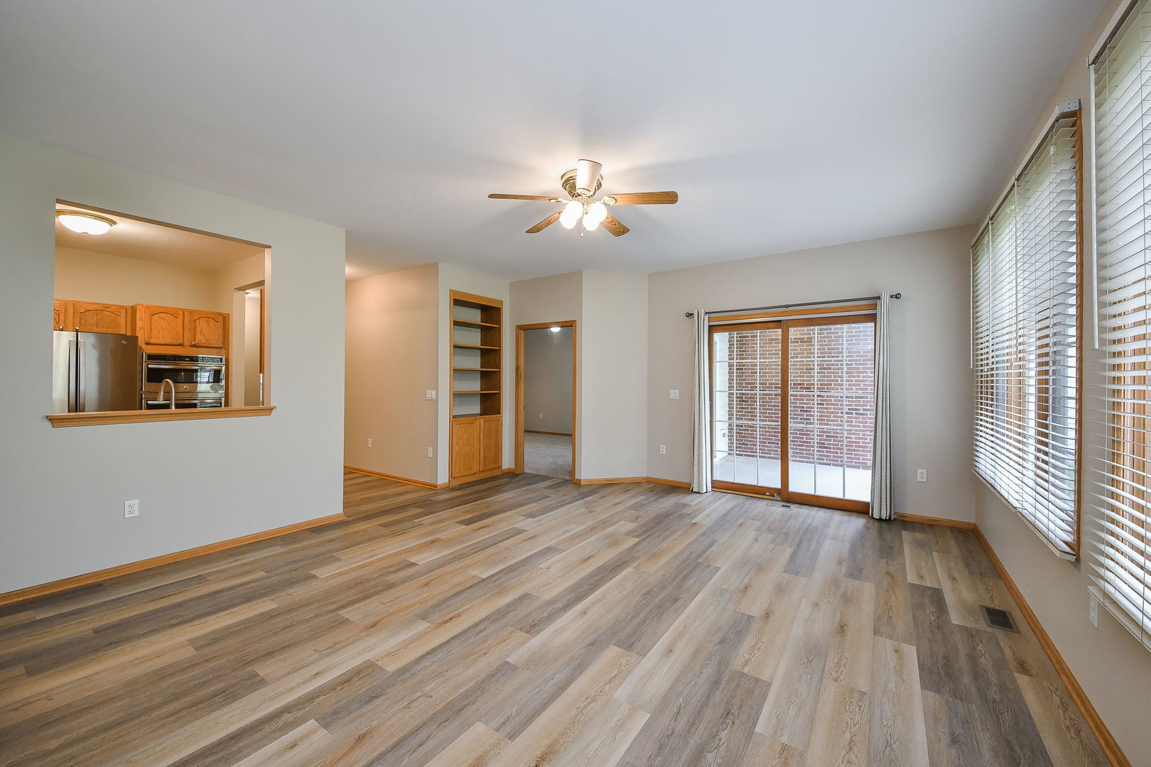 310 Delnor Glen Drive #310, St. Charles, IL 60174