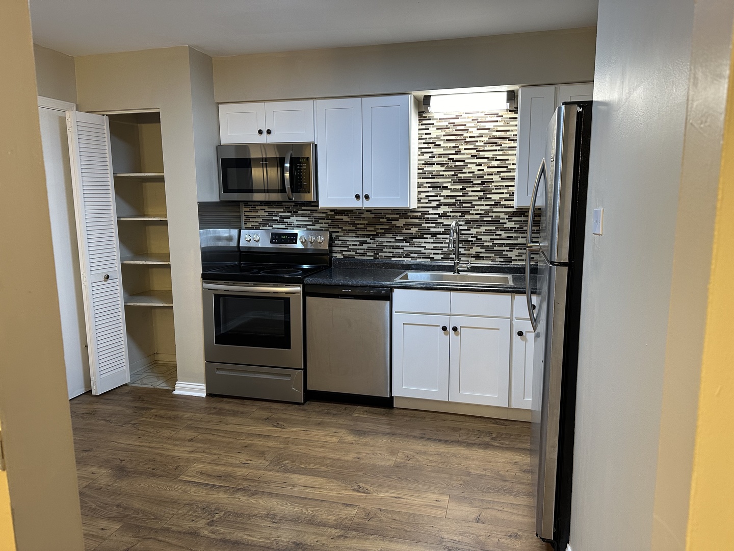 2327 Ogden Avenue #10, Downers Grove, IL 60515