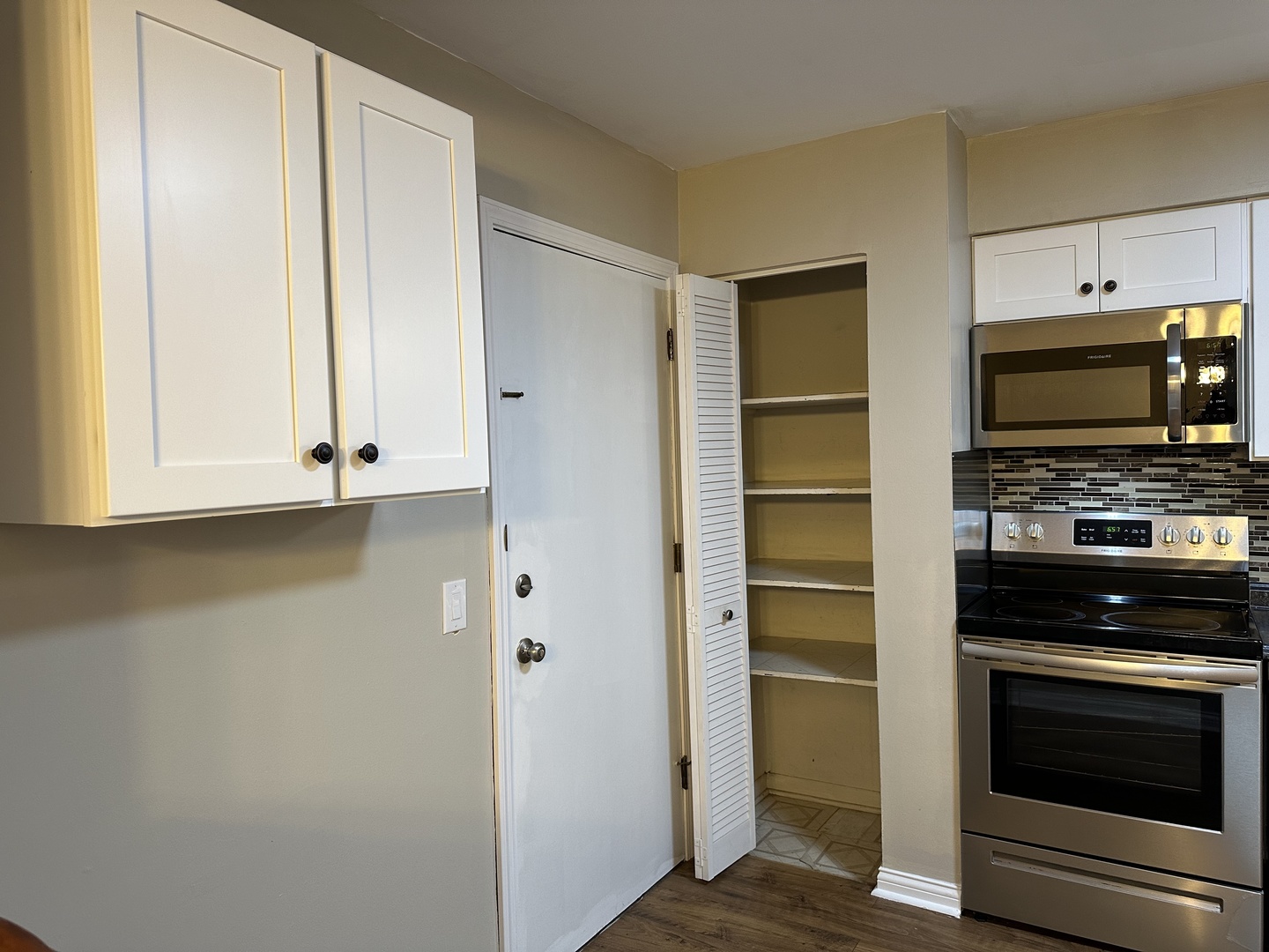 2327 Ogden Avenue #10, Downers Grove, IL 60515