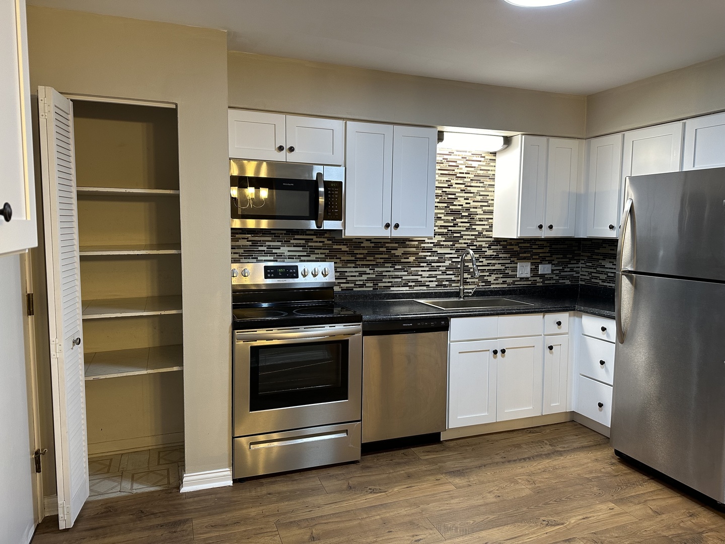2327 Ogden Avenue #10, Downers Grove, IL 60515