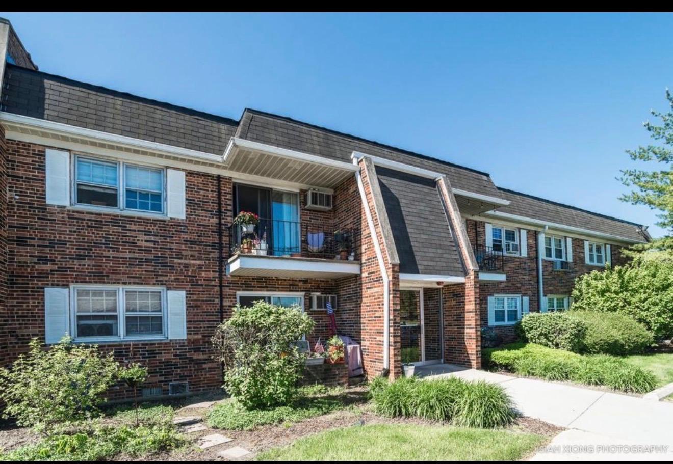 2327 Ogden Avenue #10, Downers Grove, IL 60515