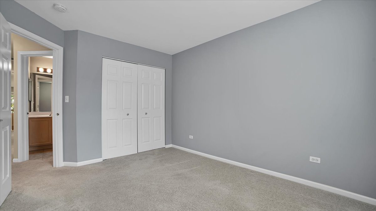 1706 Buckingham Drive, Des Plaines, IL 60018