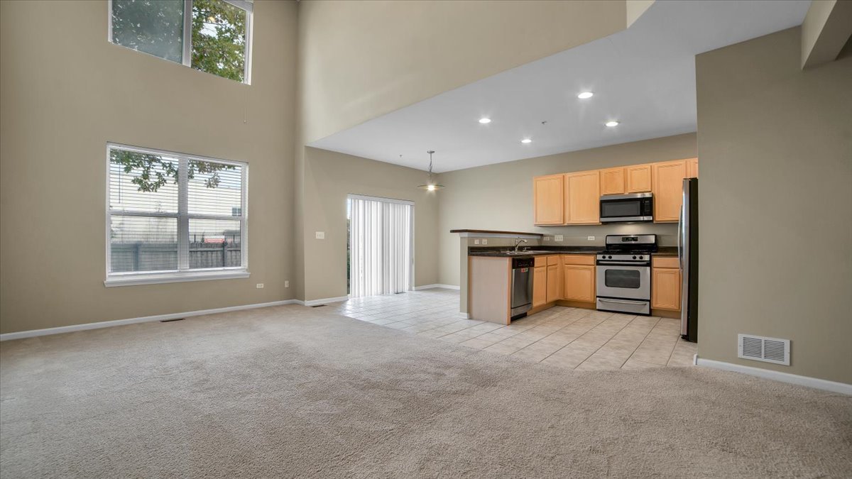 1706 Buckingham Drive, Des Plaines, IL 60018