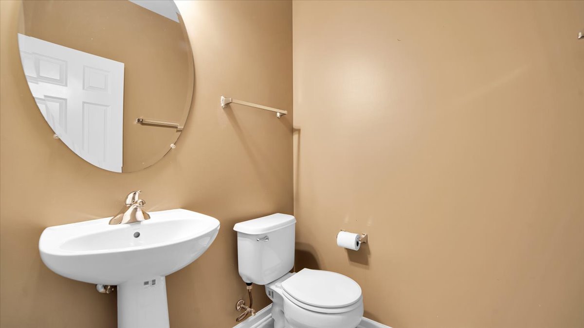 1706 Buckingham Drive, Des Plaines, IL 60018