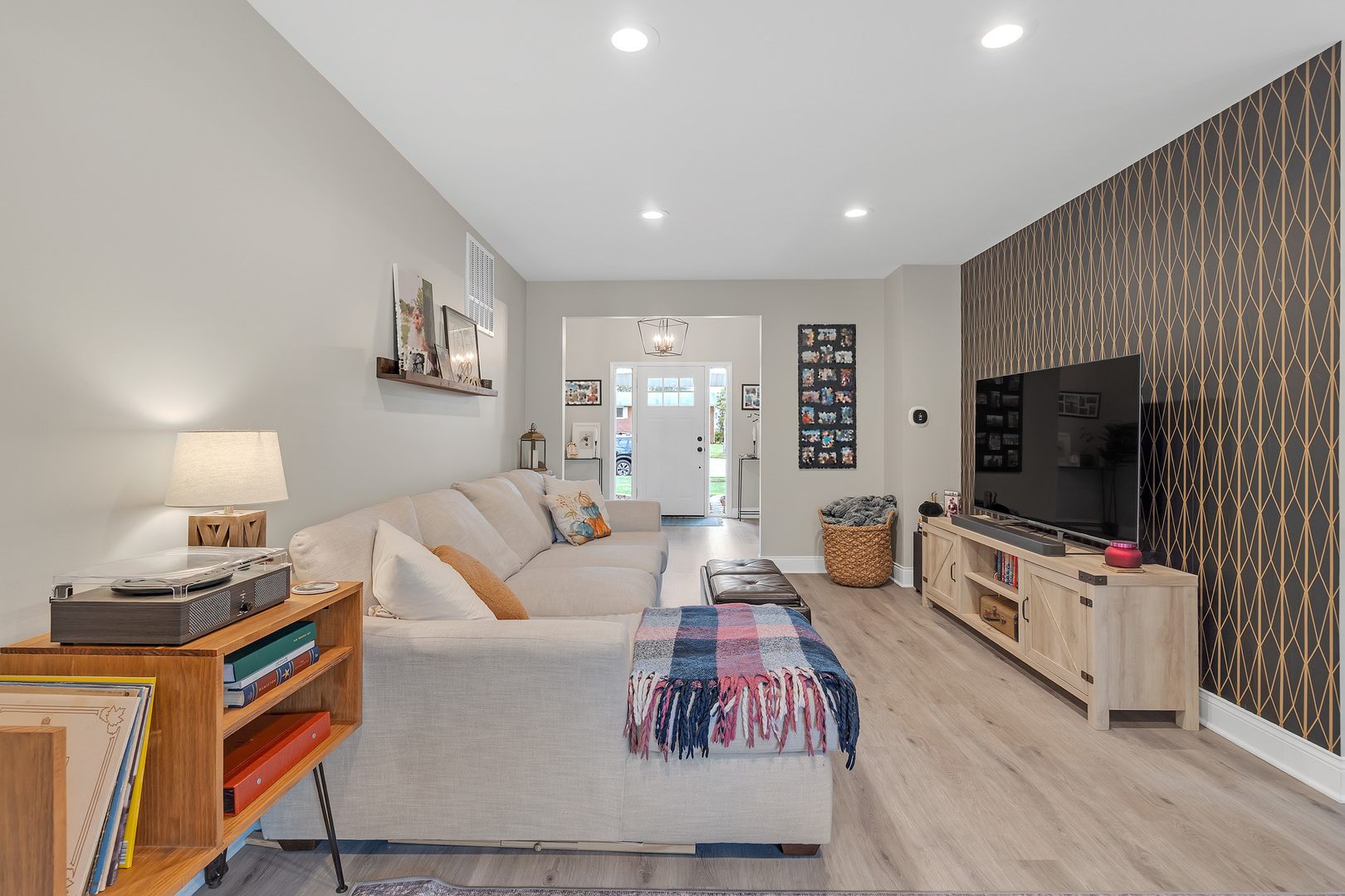 6703 Carpenter Court, Woodridge, IL 60517