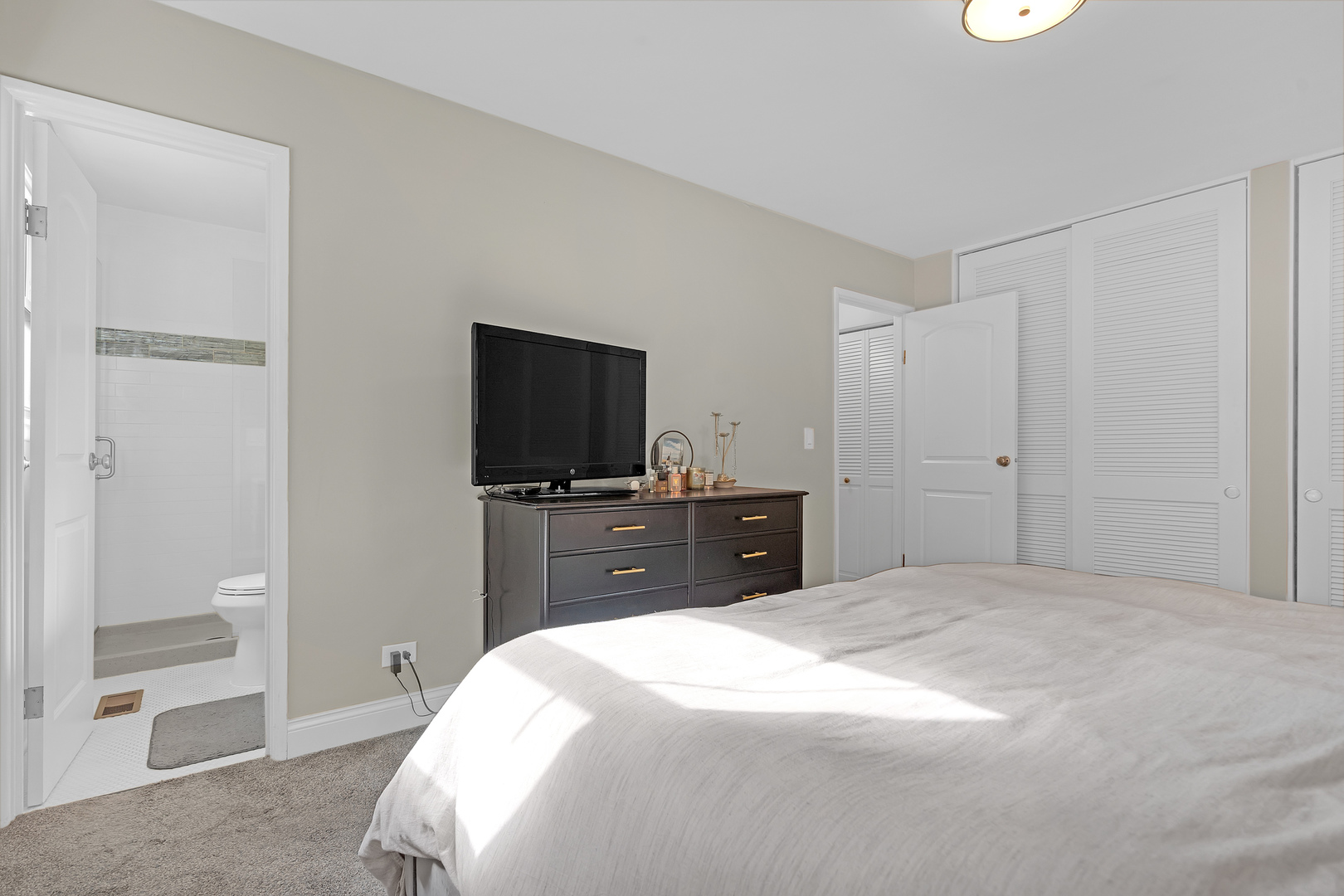 6703 Carpenter Court, Woodridge, IL 60517