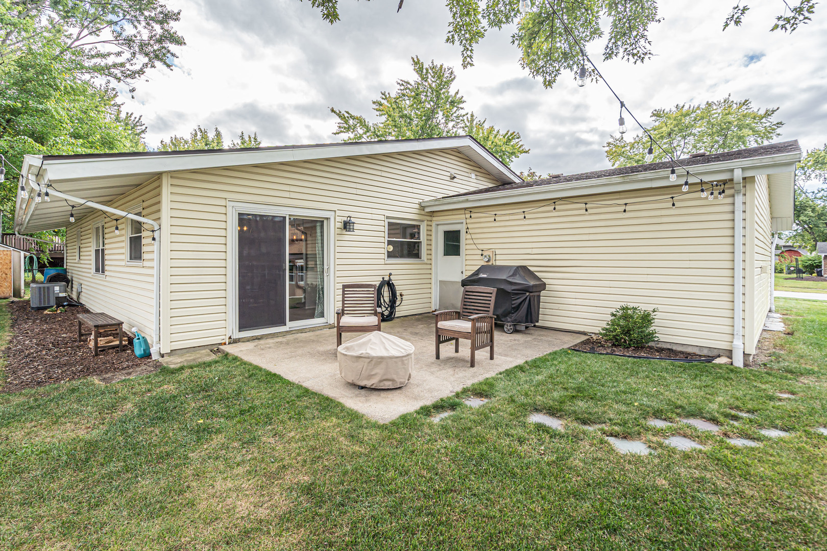 6703 Carpenter Court, Woodridge, IL 60517