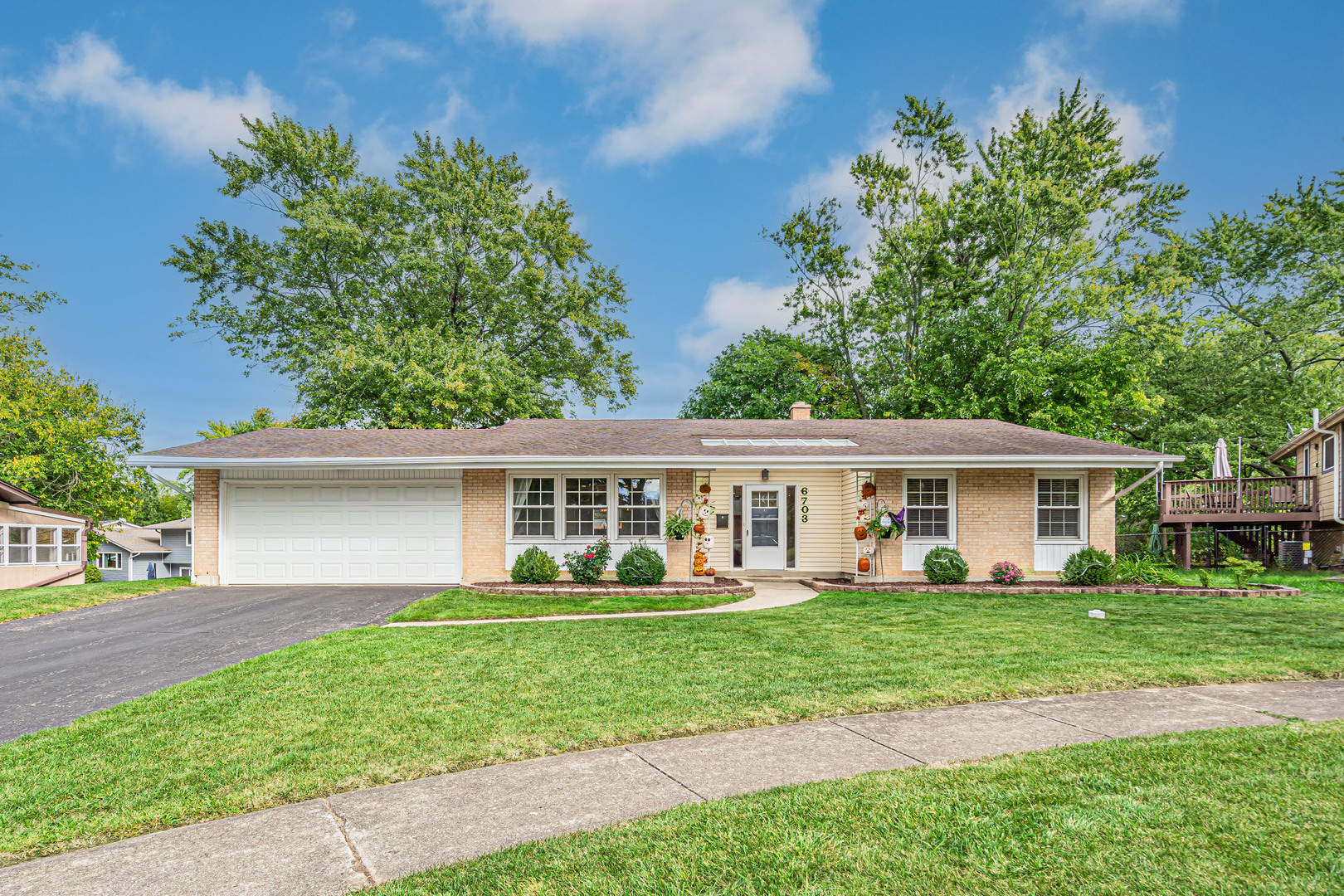 6703 Carpenter Court, Woodridge, IL 60517