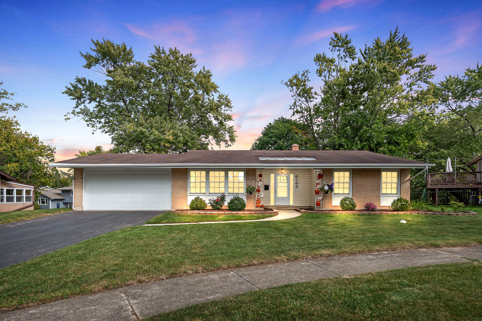 6703 Carpenter Court, Woodridge, IL 60517