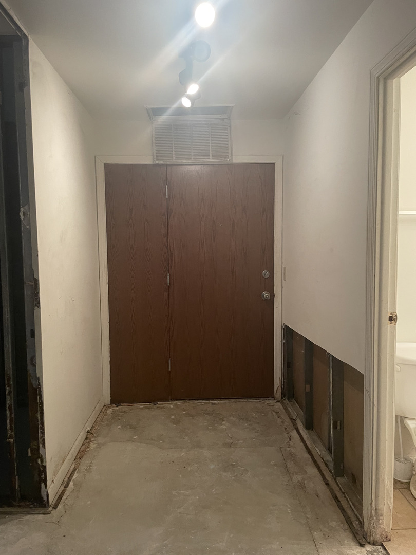 5900 Oakwood Drive #1L, Lisle, IL 60532