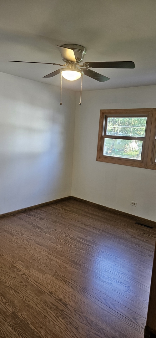 1702 Knoll Avenue, McHenry, IL 60050