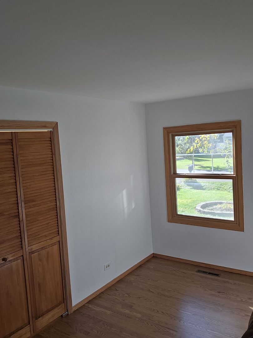 1702 Knoll Avenue, McHenry, IL 60050