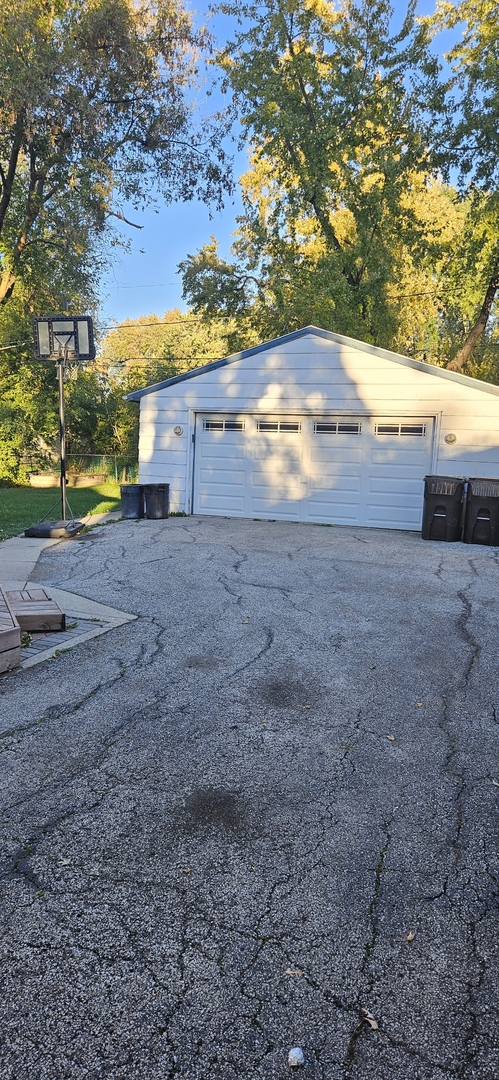 1702 Knoll Avenue, McHenry, IL 60050