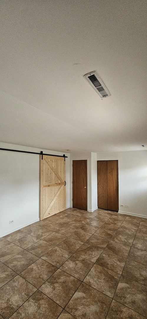 1702 Knoll Avenue, McHenry, IL 60050