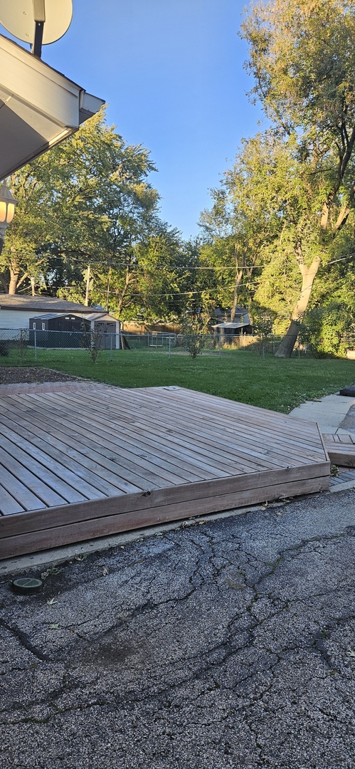 1702 Knoll Avenue, McHenry, IL 60050