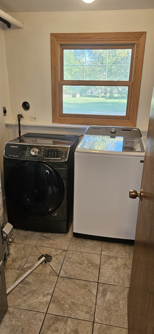 1702 Knoll Avenue, McHenry, IL 60050