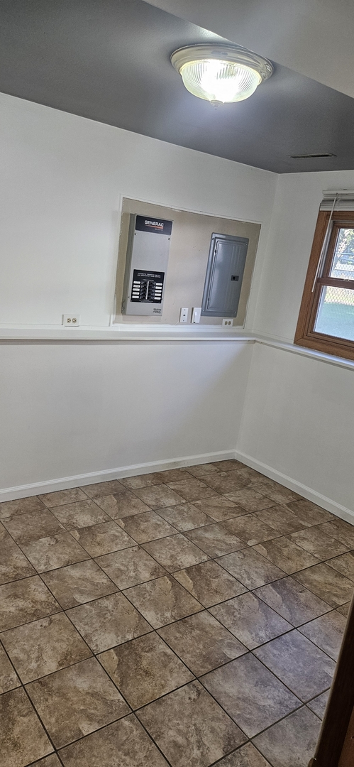 1702 Knoll Avenue, McHenry, IL 60050