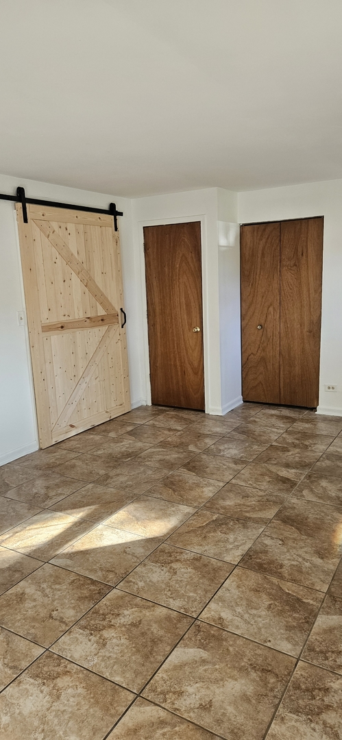 1702 Knoll Avenue, McHenry, IL 60050