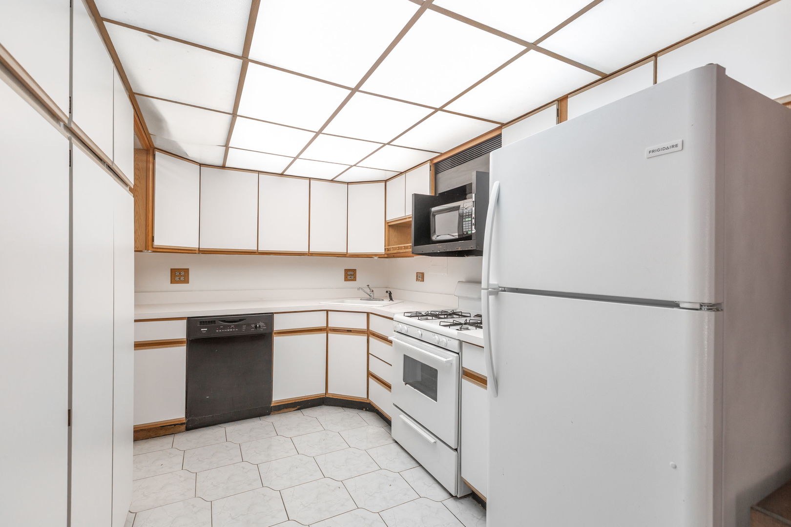 1712 Fayette Walk #D, Hoffman Estates, IL 60169