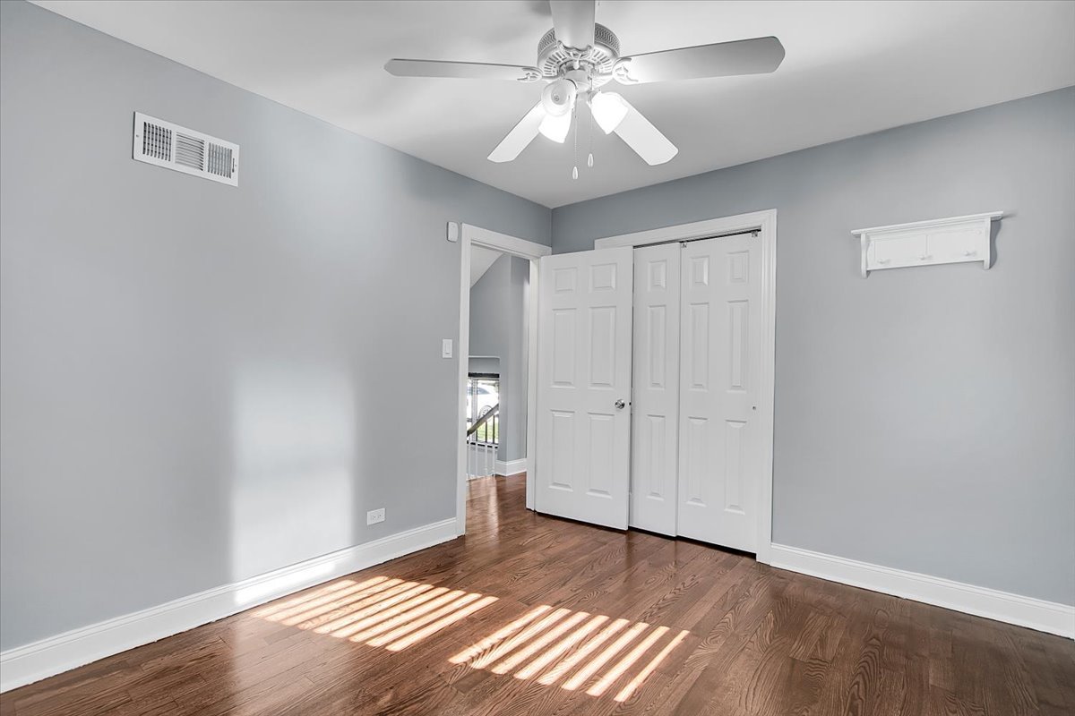 550 S Hillcrest Avenue, Elmhurst, IL 60126