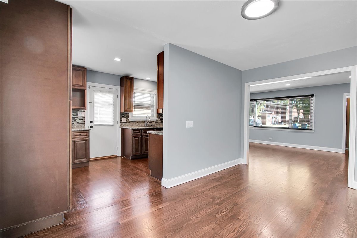 550 S Hillcrest Avenue, Elmhurst, IL 60126