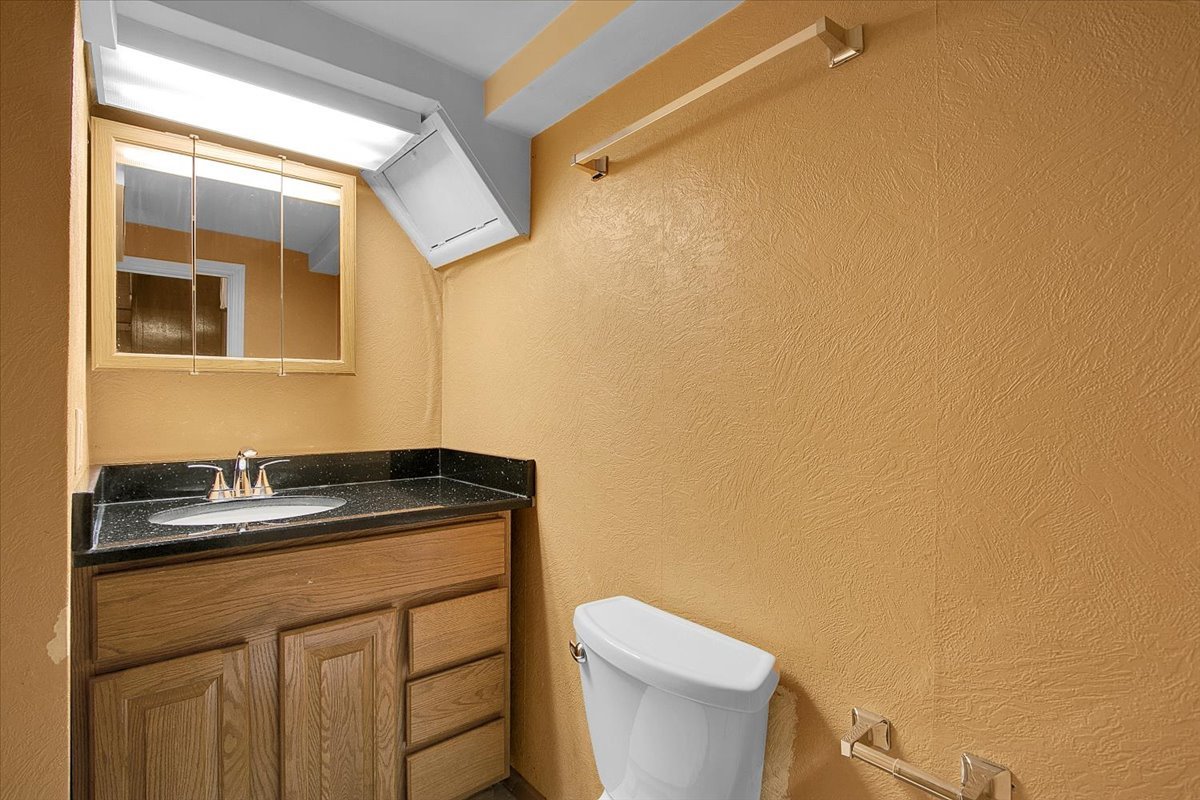 550 S Hillcrest Avenue, Elmhurst, IL 60126