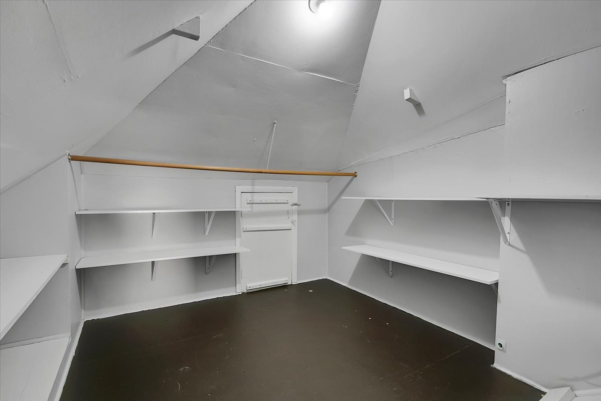 550 S Hillcrest Avenue, Elmhurst, IL 60126