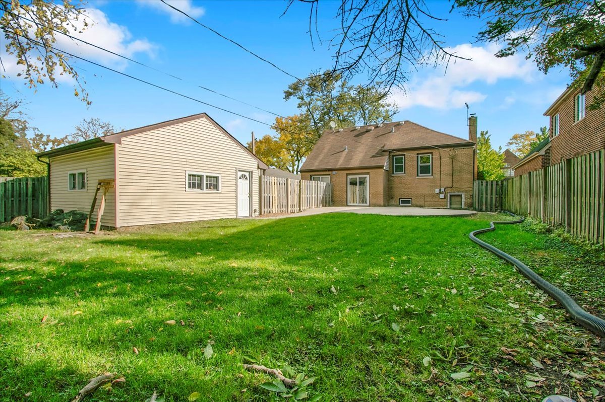 550 S Hillcrest Avenue, Elmhurst, IL 60126