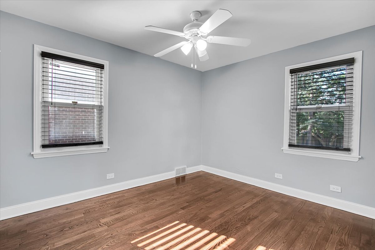 550 S Hillcrest Avenue, Elmhurst, IL 60126