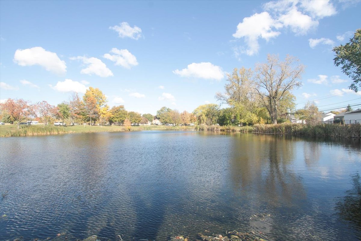 520 E Thacker Street, Des Plaines, IL 60016