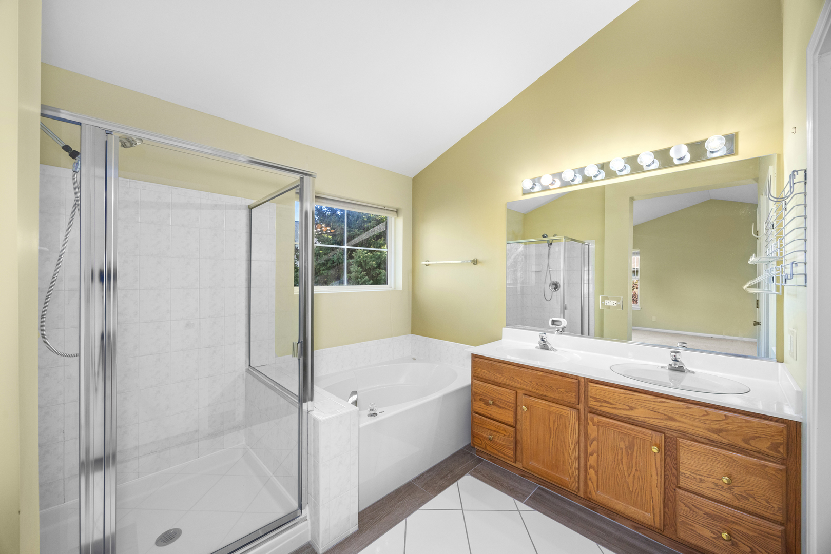 119 Tanglewood Drive #119, Glen Ellyn, IL 60137